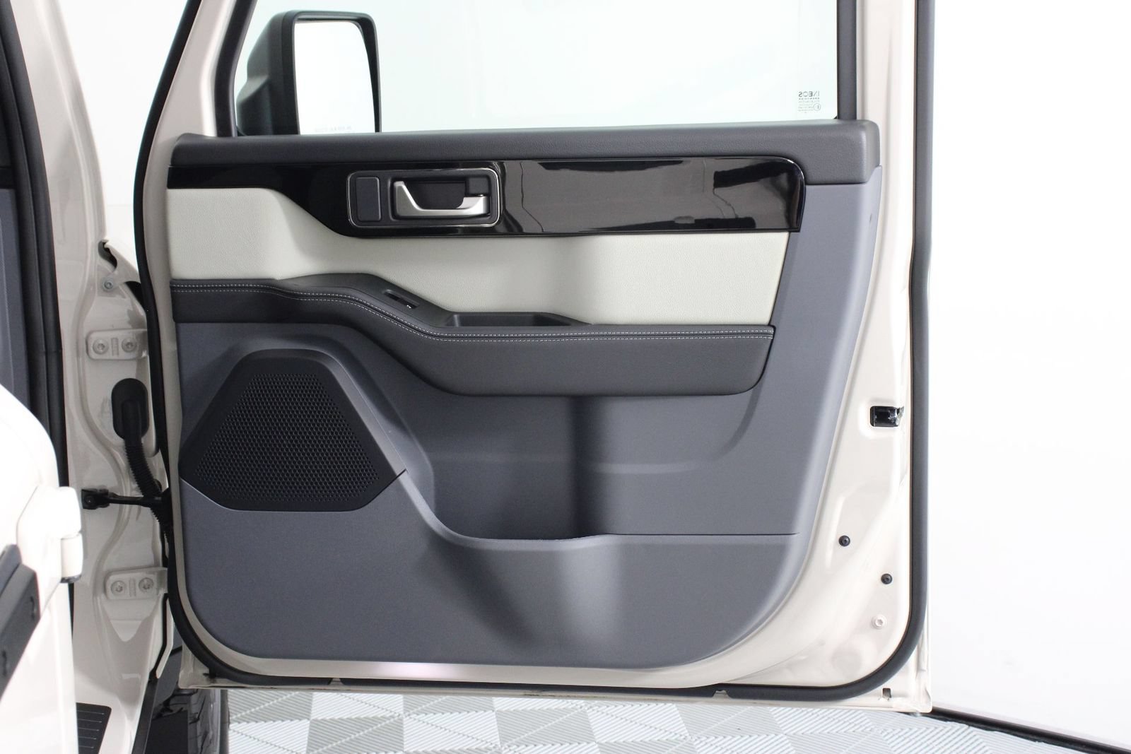 Used 2025 INEOS Grenadier AWD/4WD image 22