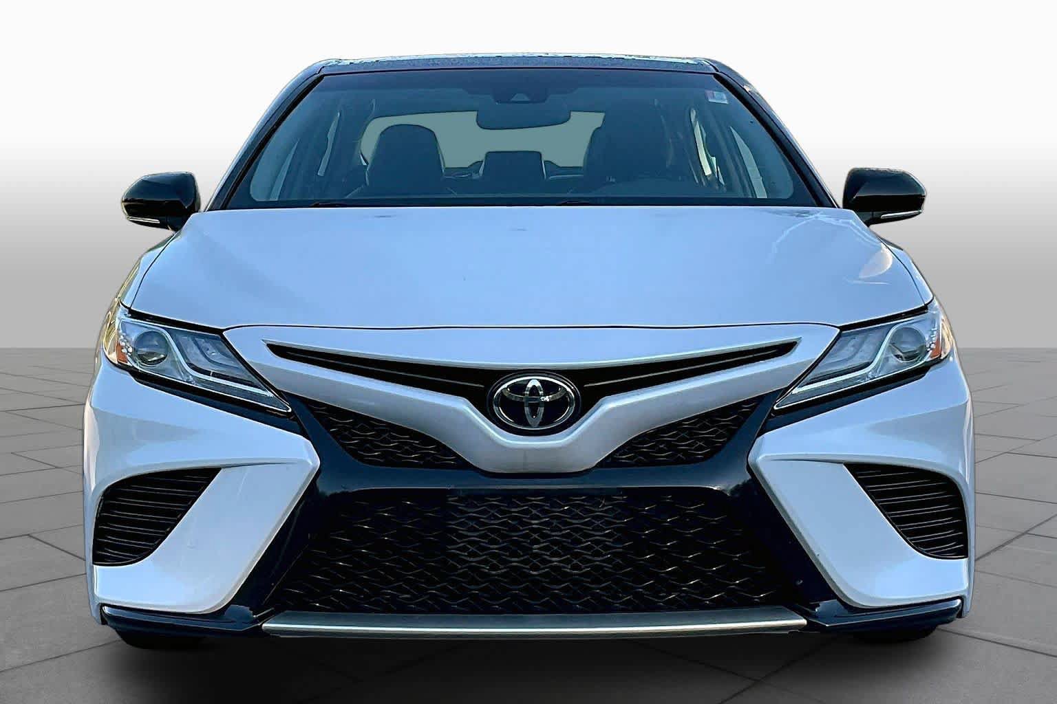 Used 2020 Toyota Camry XSE FWD image 4