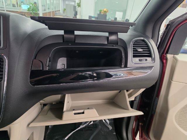 Used 2018 Dodge Grand Caravan SXT FWD image 23