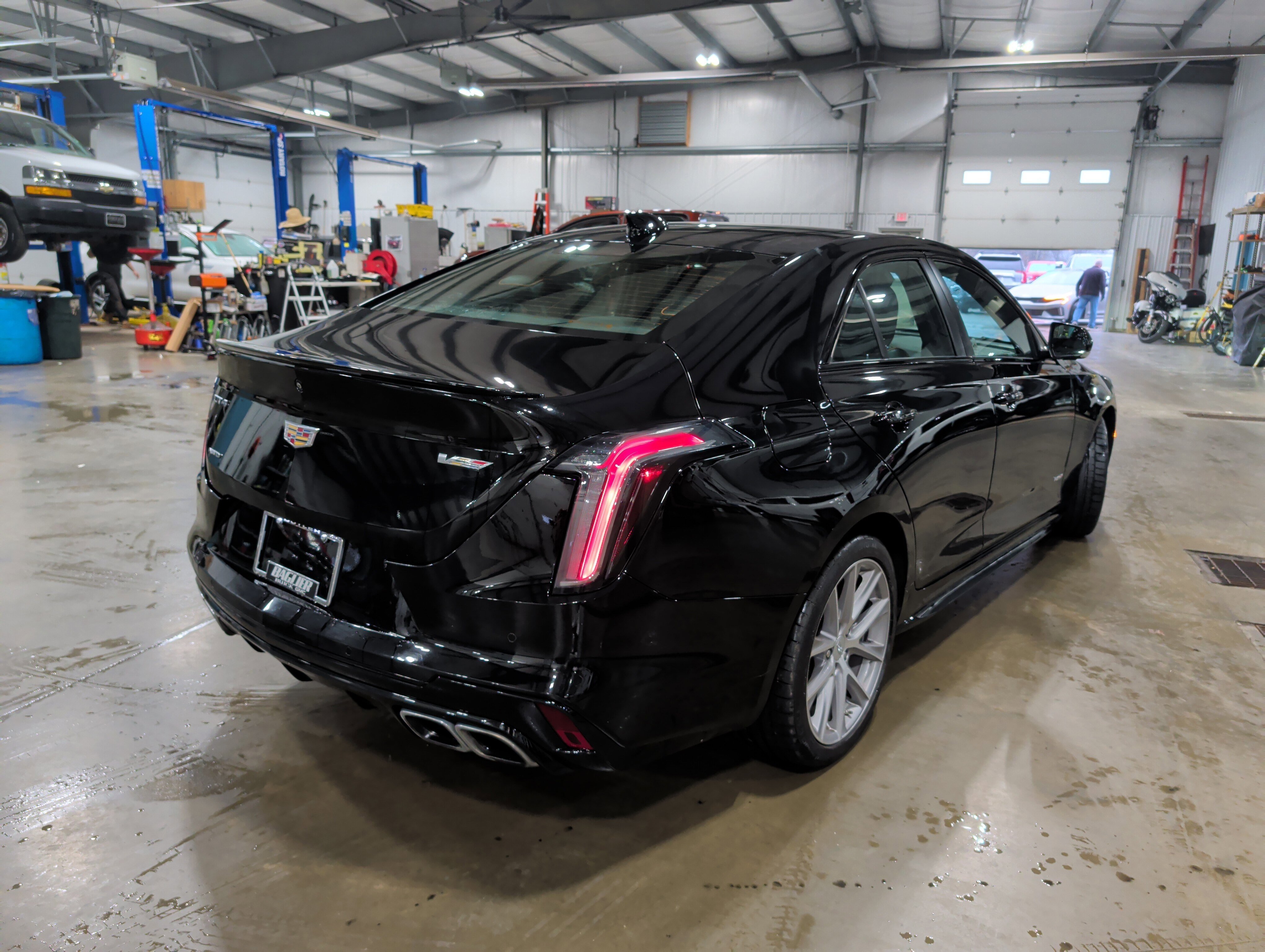 Used 2022 Cadillac CT4 V image 3