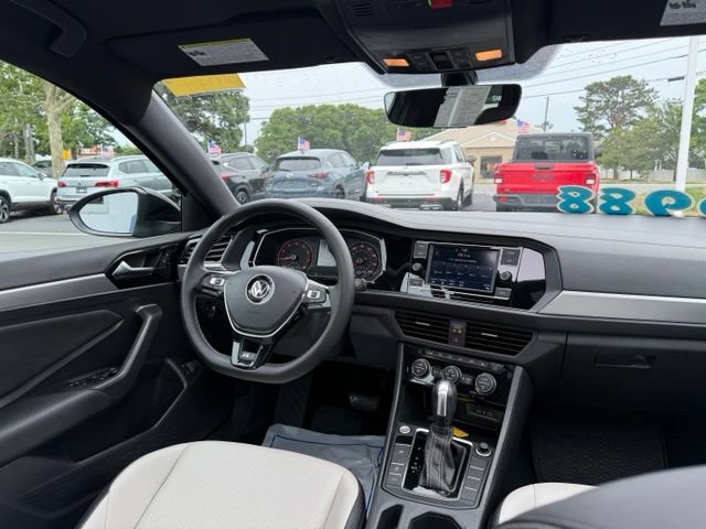Used 2021 Volkswagen Jetta R-Line w/ R-Line Cold Weather Package FWD image 11