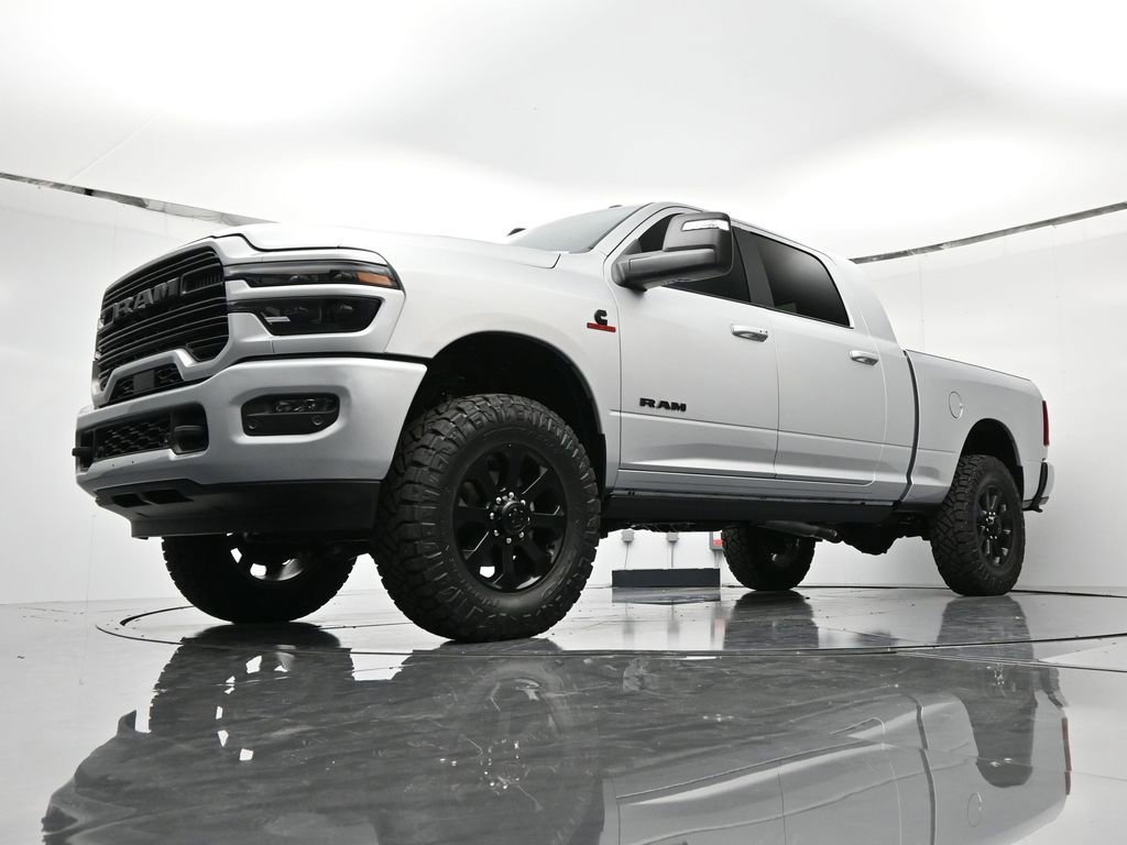 New 2026 RAM 2500 Laramie AWD/4WD image 18