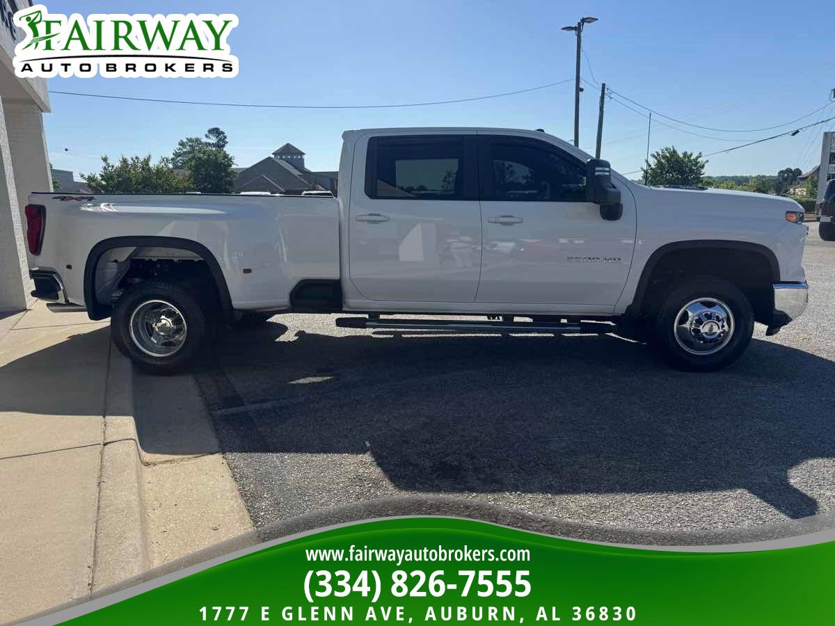 Used 2024 Chevrolet Silverado 3500 LT w/ Convenience Package image 5