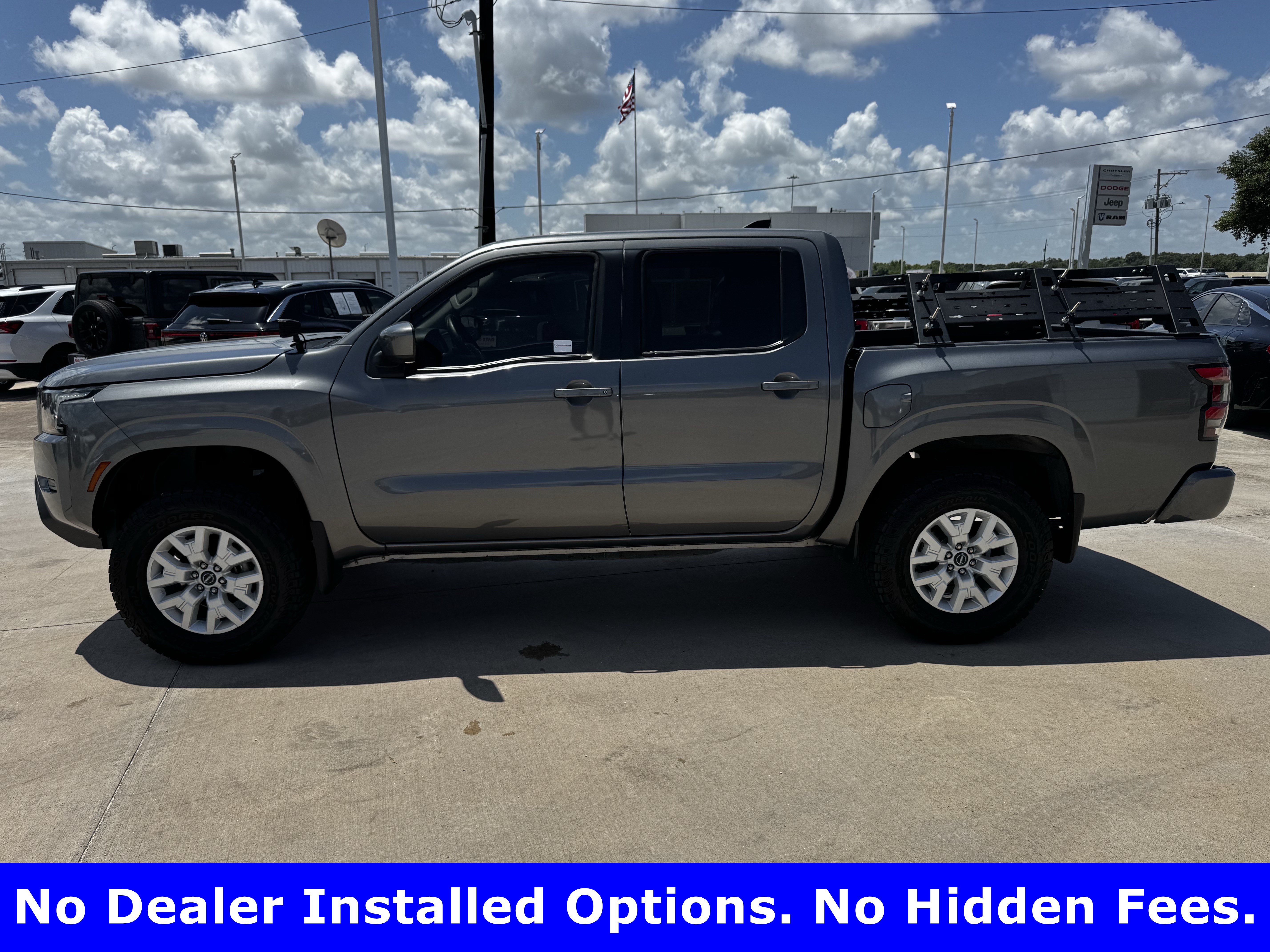 Used 2022 Nissan Frontier SV AWD/4WD image 5