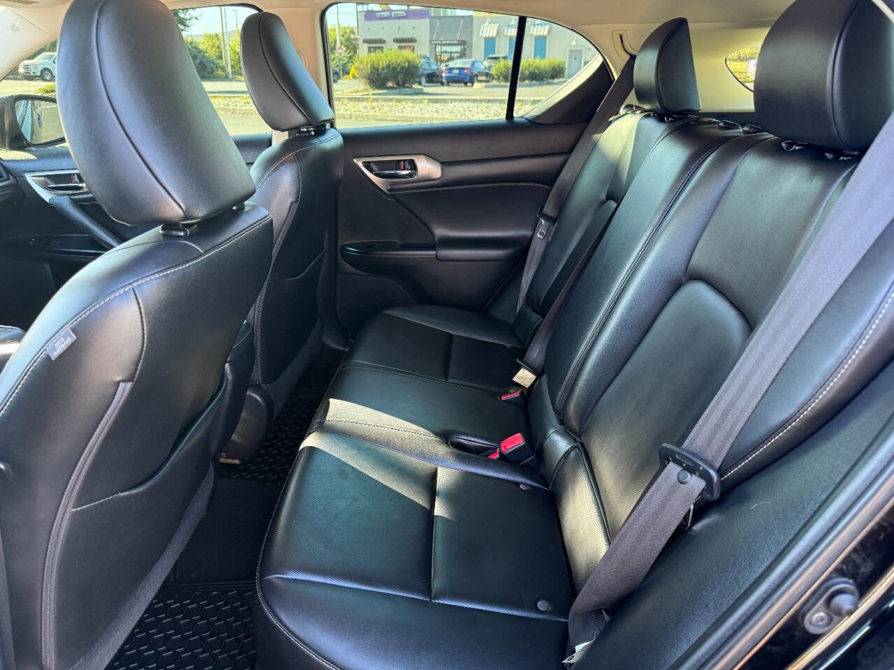 Used 2014 Lexus CT 200h image 19