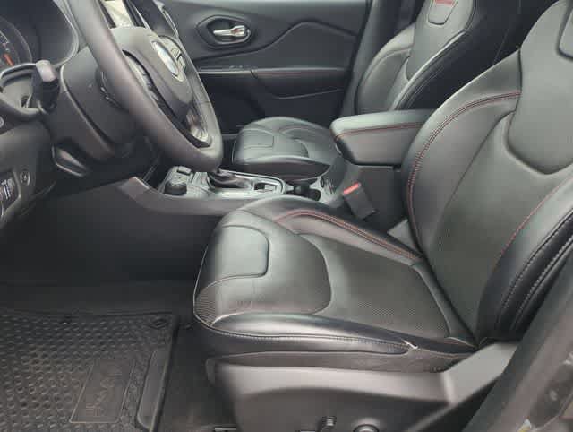 Used 2022 Jeep Cherokee Trailhawk w/ Premium Leather Package AWD/4WD image 16