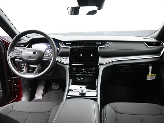 New 2025 Jeep Grand Cherokee L Laredo image 24