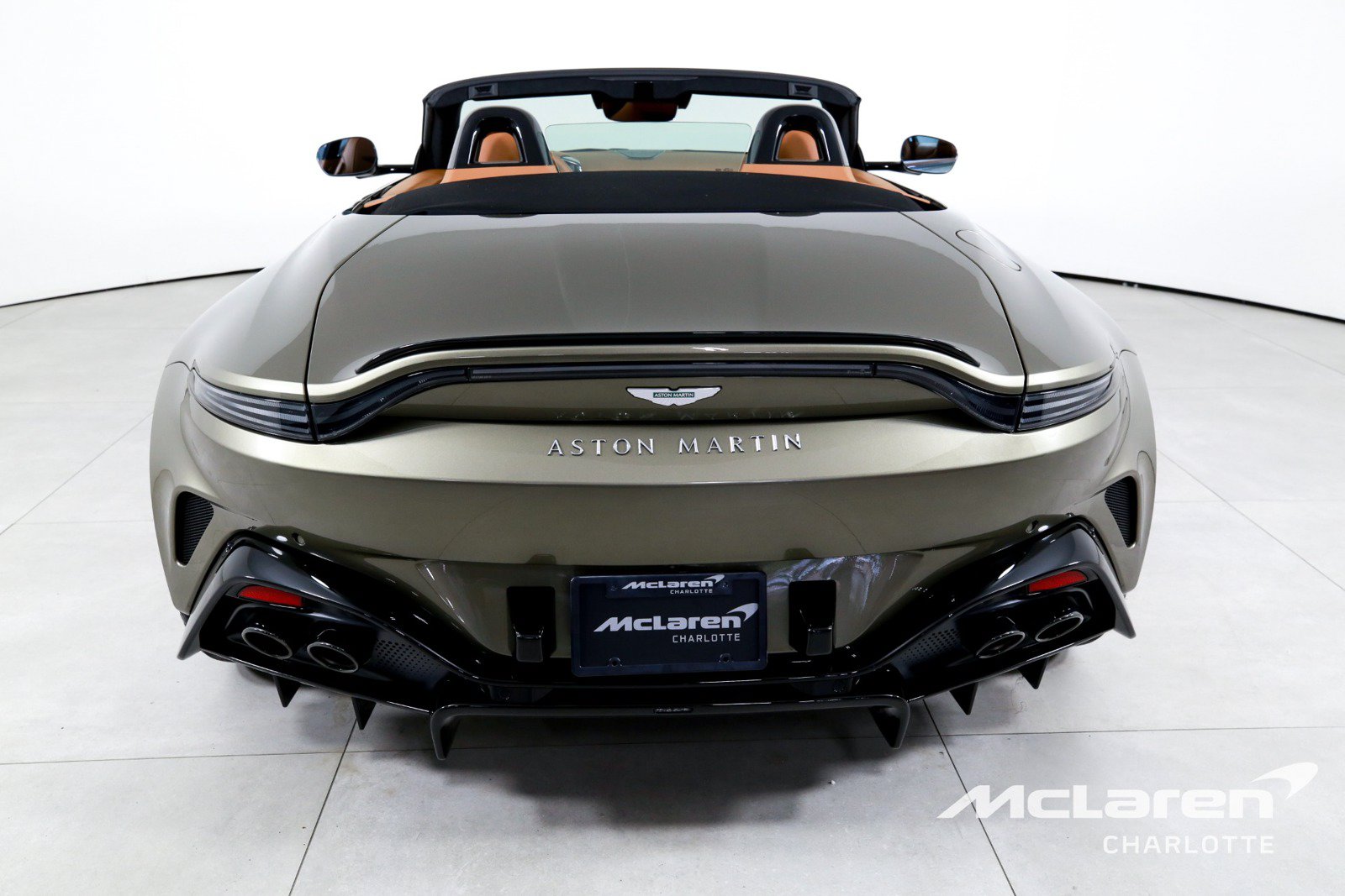 Used 2026 Aston Martin V8 Vantage S RWD image 8