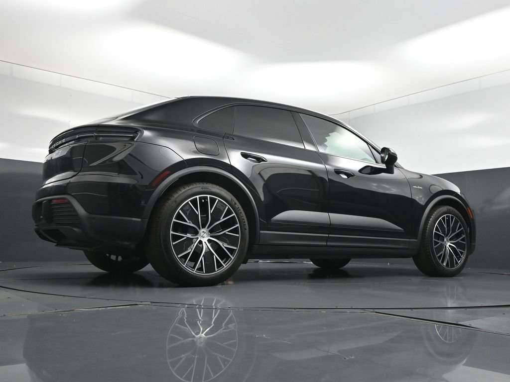 New 2026 Porsche Macan 4 Electric AWD/4WD image 27