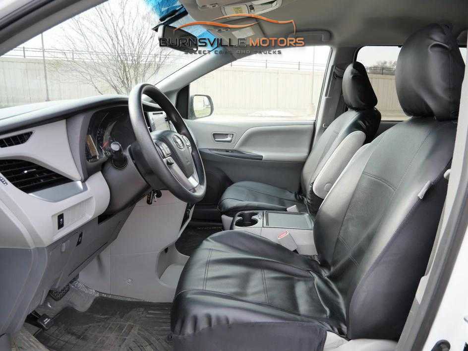 Used 2015 Toyota Sienna LE AWD/4WD image 10