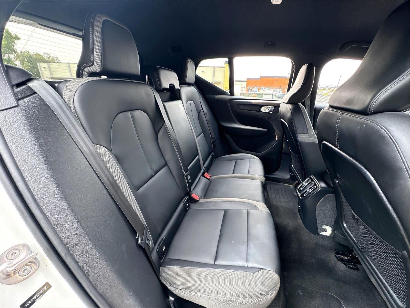 Used 2023 Volvo XC40 Recharge Core w/ Protection Package Premier AWD/4WD image 30
