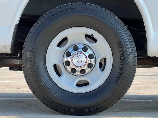 Used 2017 Chevrolet Express 2500 LT w/ LT Preferred Equipment Group image 34