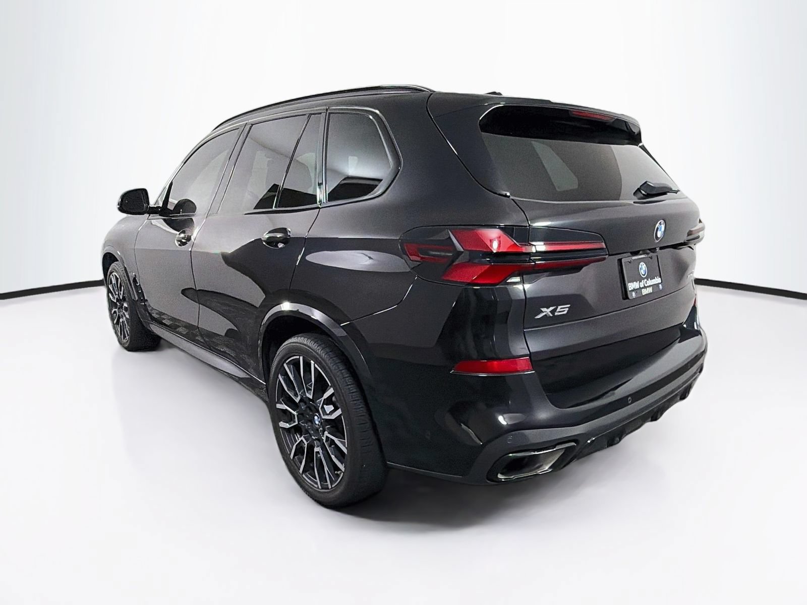 Used 2024 BMW X5 xDrive40i w/ M Sport Package AWD/4WD image 5