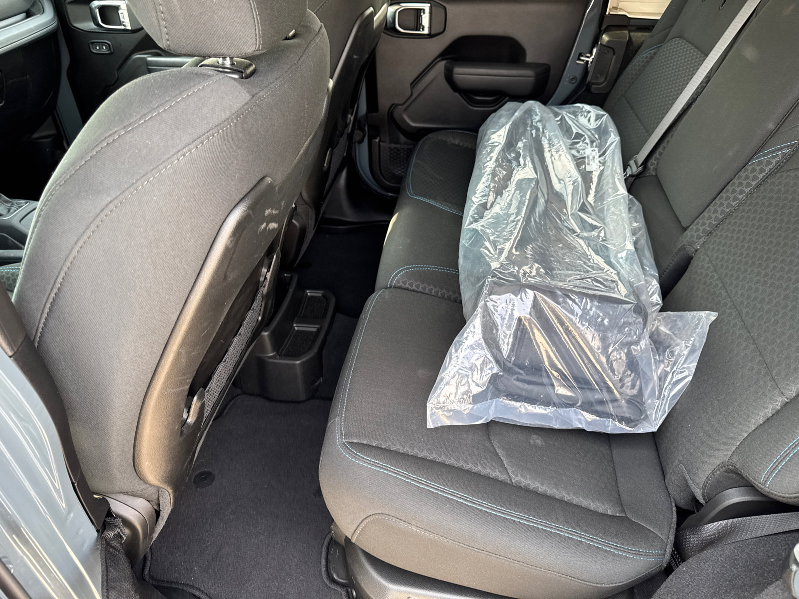 Used 2025 Jeep Wrangler Unlimited Rubicon 4xe image 19