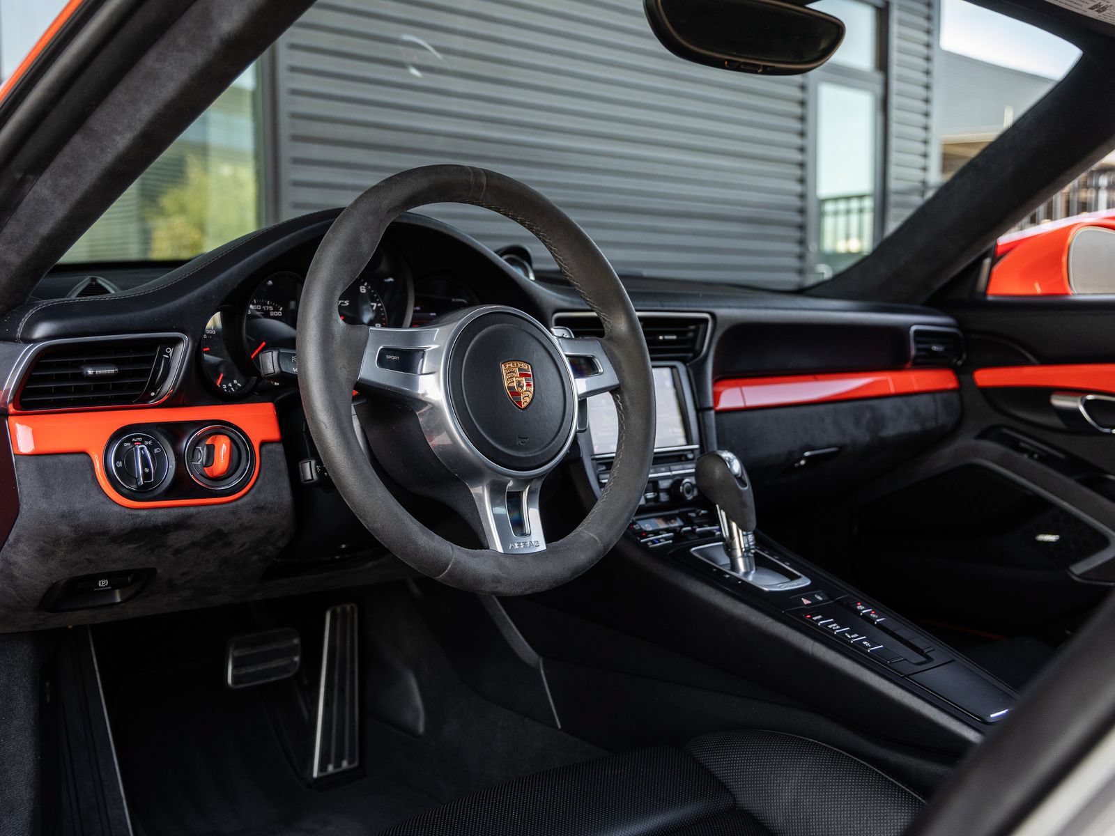Certified 2016 Porsche 911 Carrera GTS RWD image 4