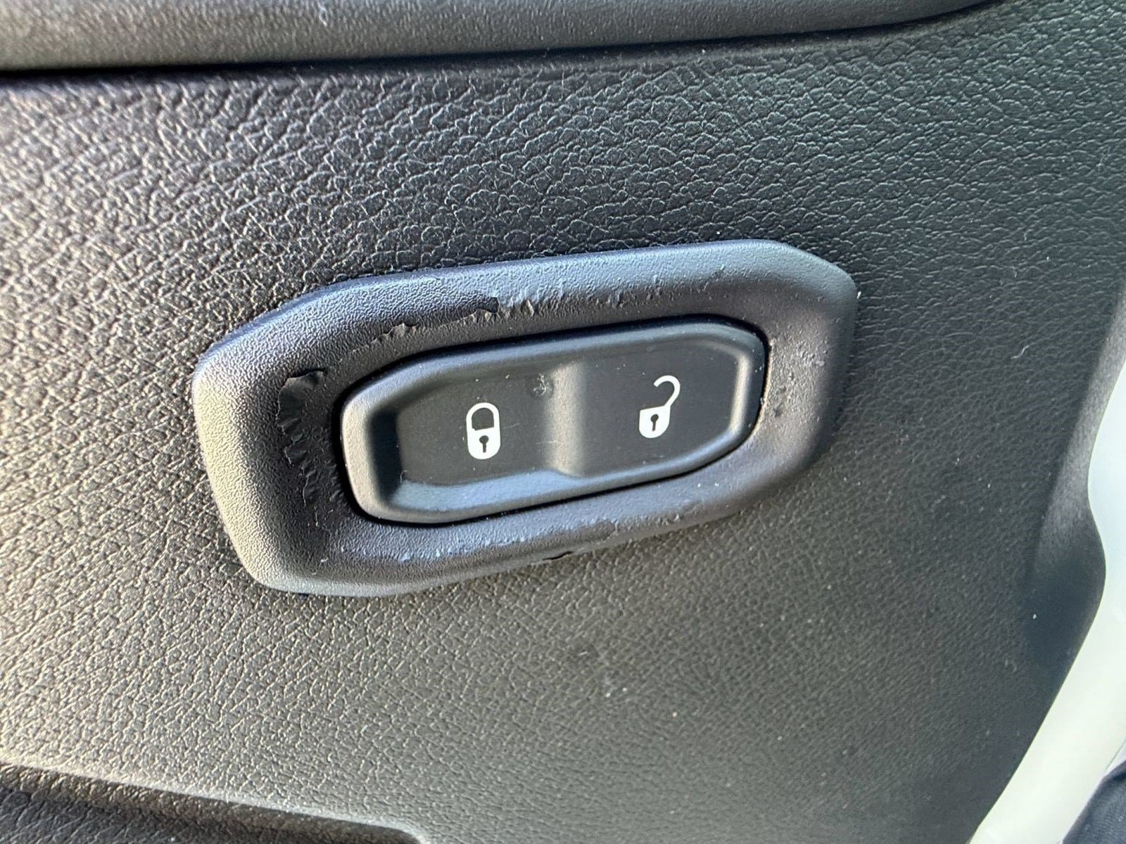 Used 2018 Jeep Wrangler Unlimited Rubicon AWD/4WD image 18