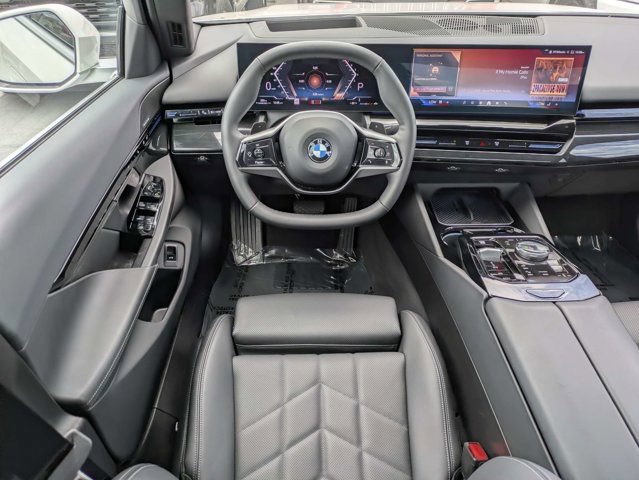 Used 2026 BMW 530i xDrive AWD/4WD image 15