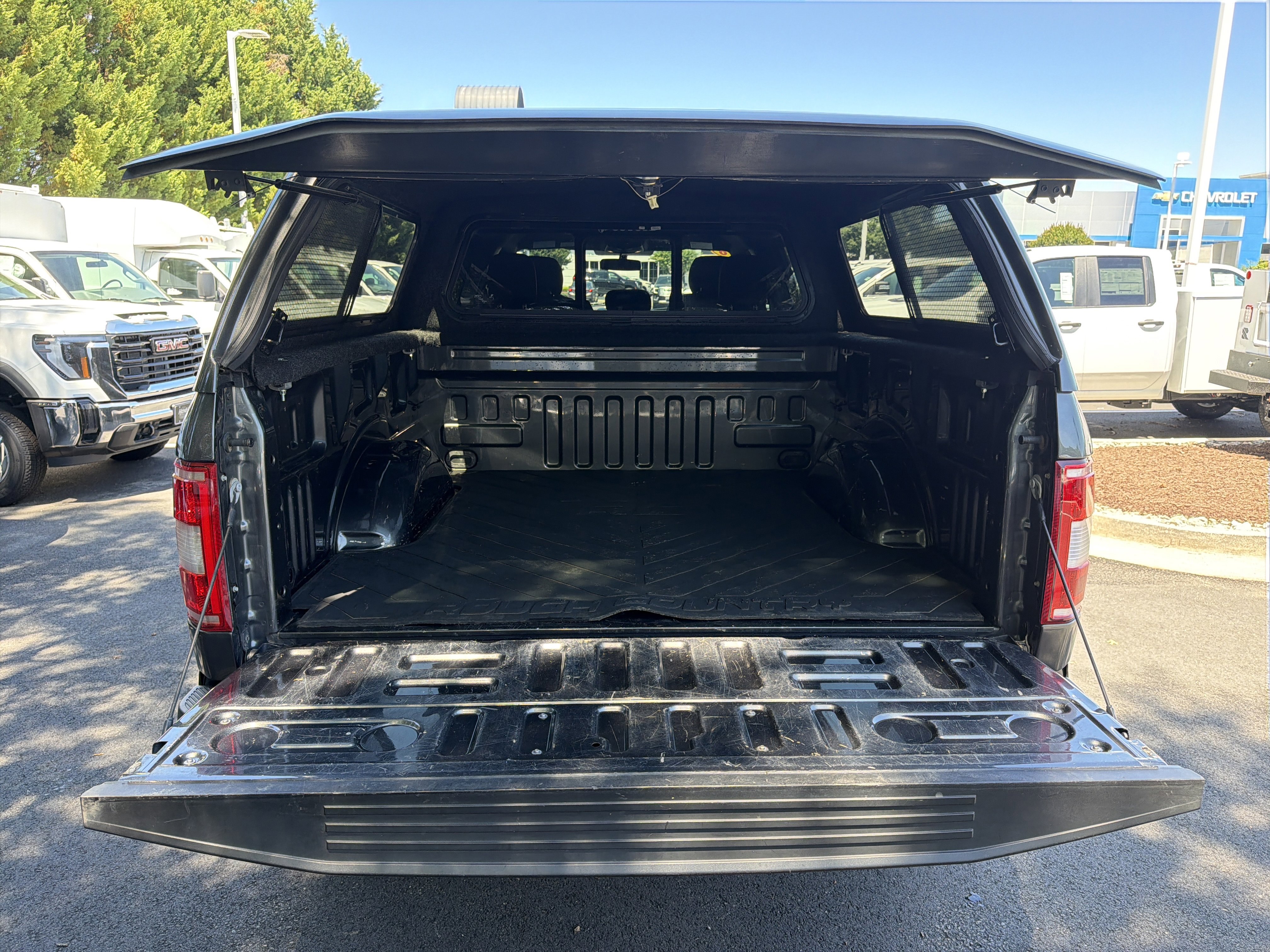 Used 2018 Ford F150 XLT w/ Equipment Group 302A Luxury AWD/4WD image 32