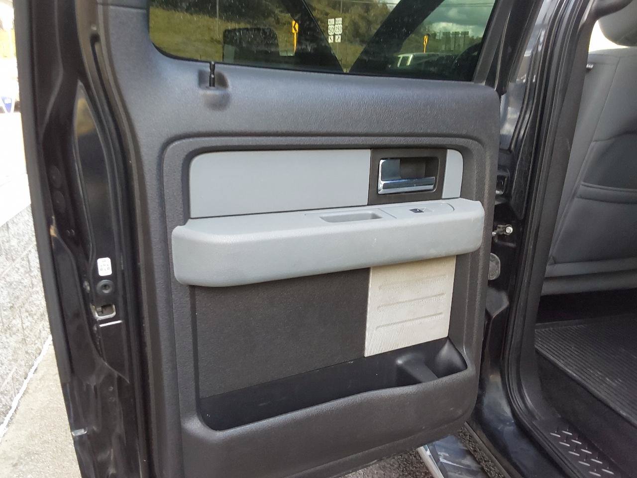 Used 2014 Ford F150 XLT w/ Equipment Group 302A Luxury AWD/4WD image 18