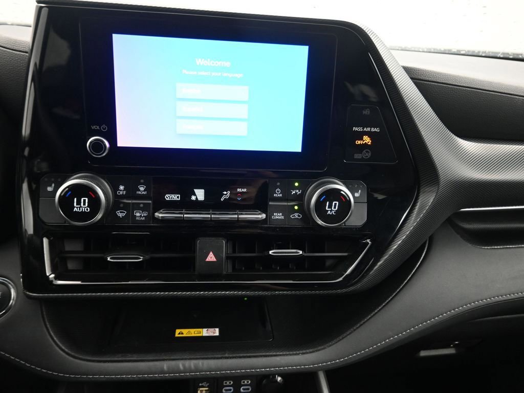 Used 2023 Toyota Highlander XSE FWD image 8