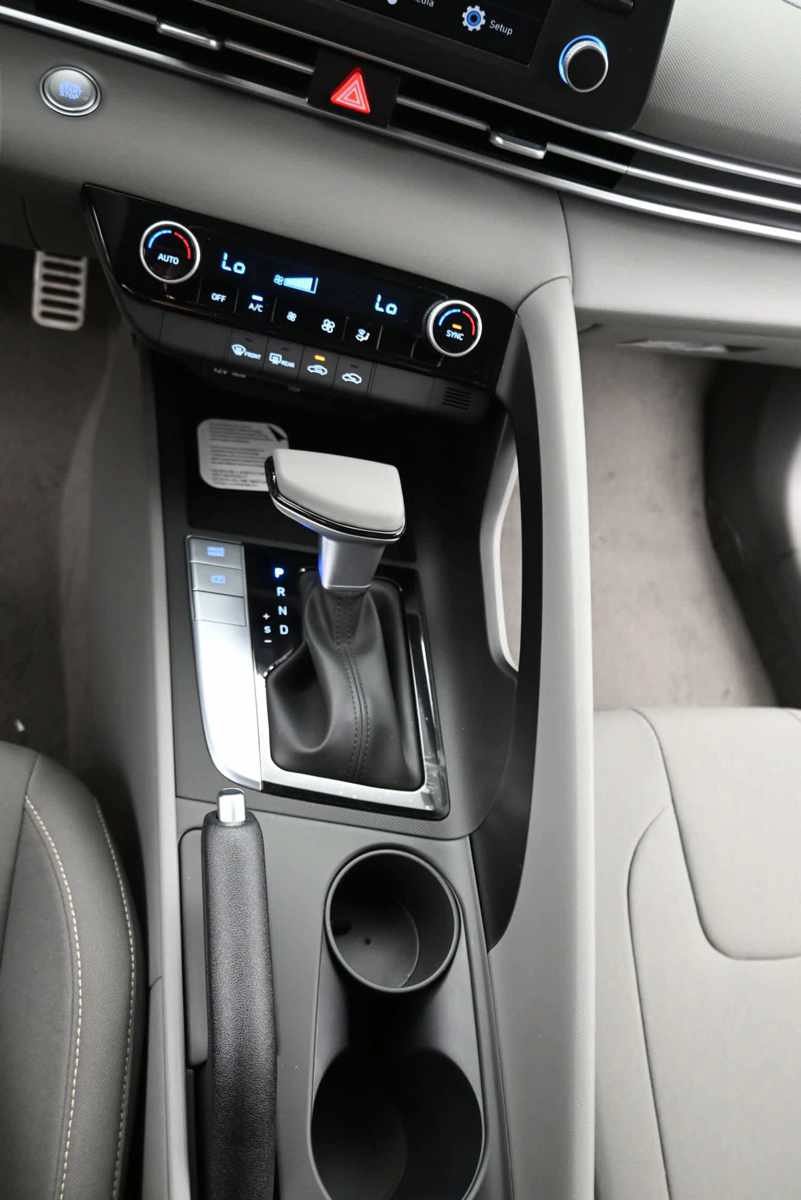 New 2026 Hyundai Elantra Sport FWD image 21
