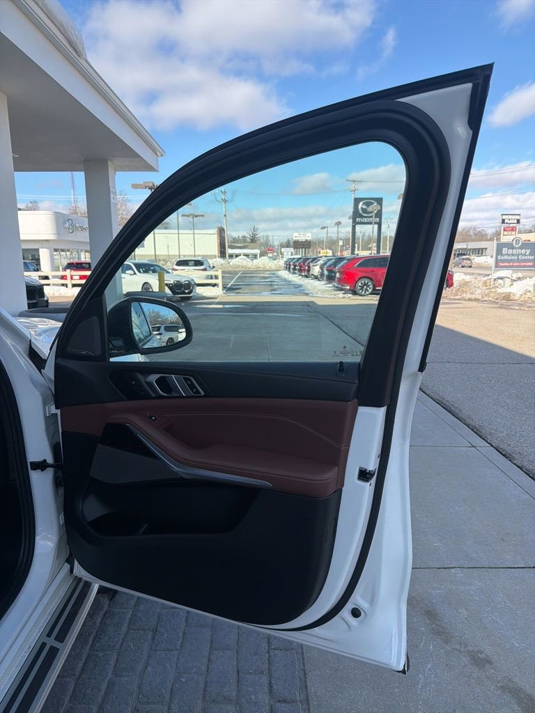 Used 2026 BMW X7 xDrive40i image 19