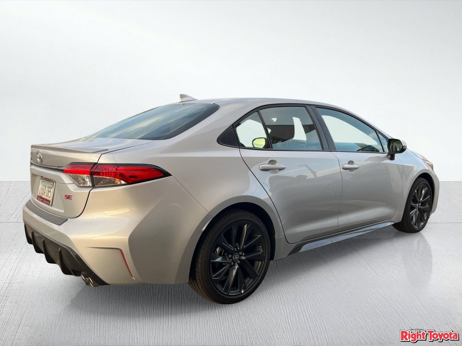 Certified 2026 Toyota Corolla SE w/ SE Package FWD image 4