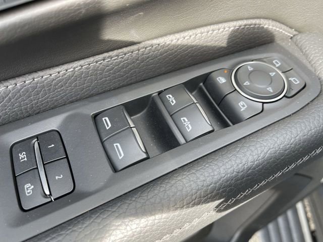 Used 2023 GMC Yukon Denali image 13