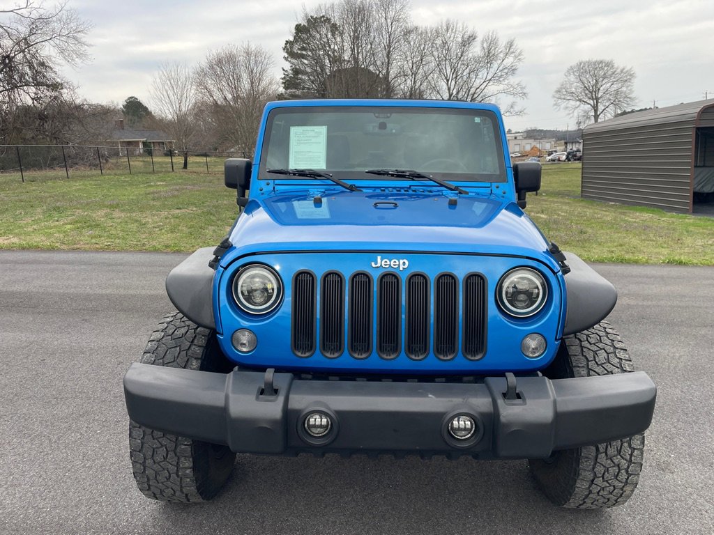 Used 2015 Jeep Wrangler Unlimited Rubicon w/ Connectivity Group image 9