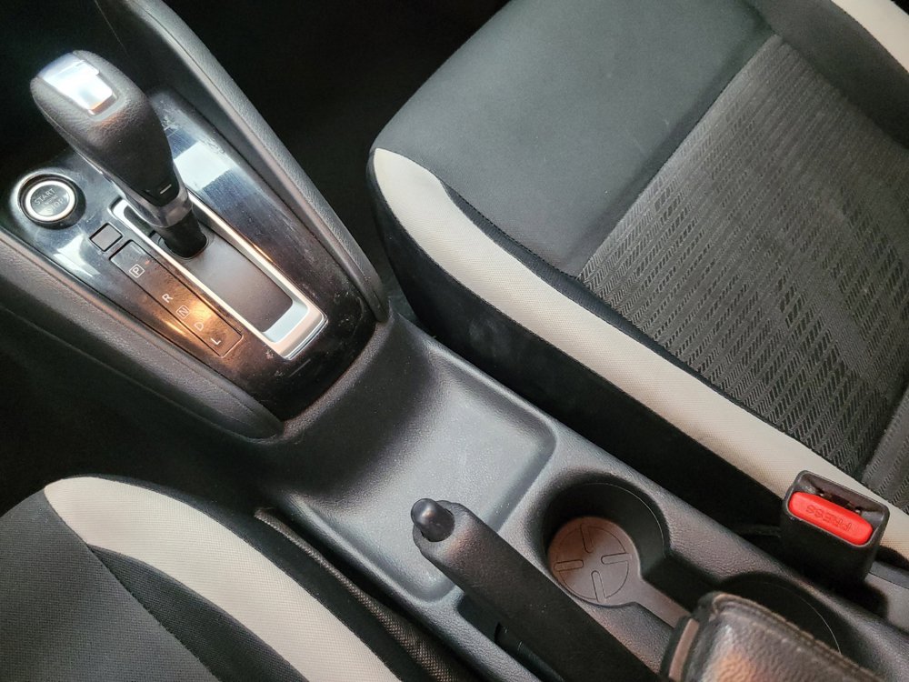 Used 2020 Nissan Versa SV FWD image 26