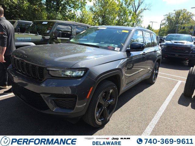 Used 2024 Jeep Grand Cherokee Altitude