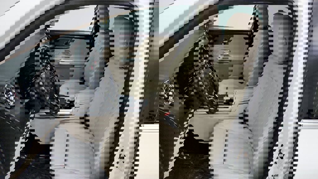 Used 2023 Mercedes-Benz GLA 250 w/ Premium Package image 19