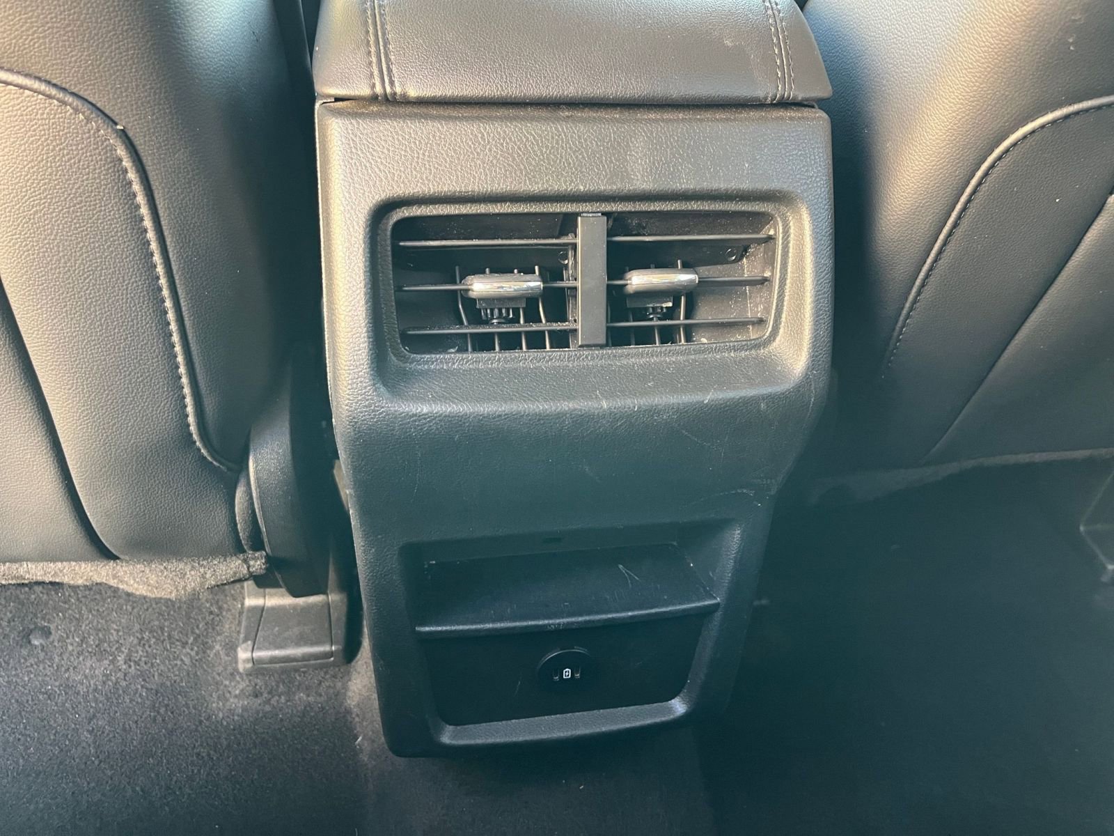 Used 2024 Ford Edge SEL image 23