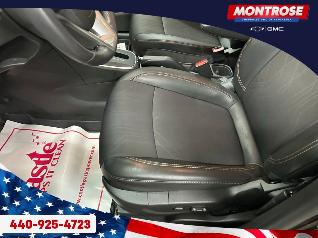 Used 2022 Chevrolet Trax LT w/ LT Convenience Package image 19