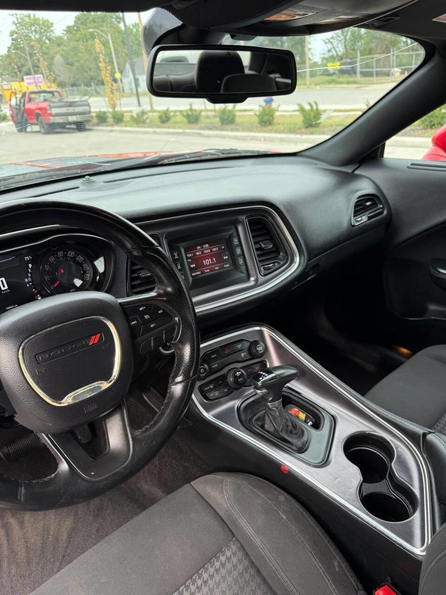 Used 2017 Dodge Challenger SXT w/ Blacktop Package image 10