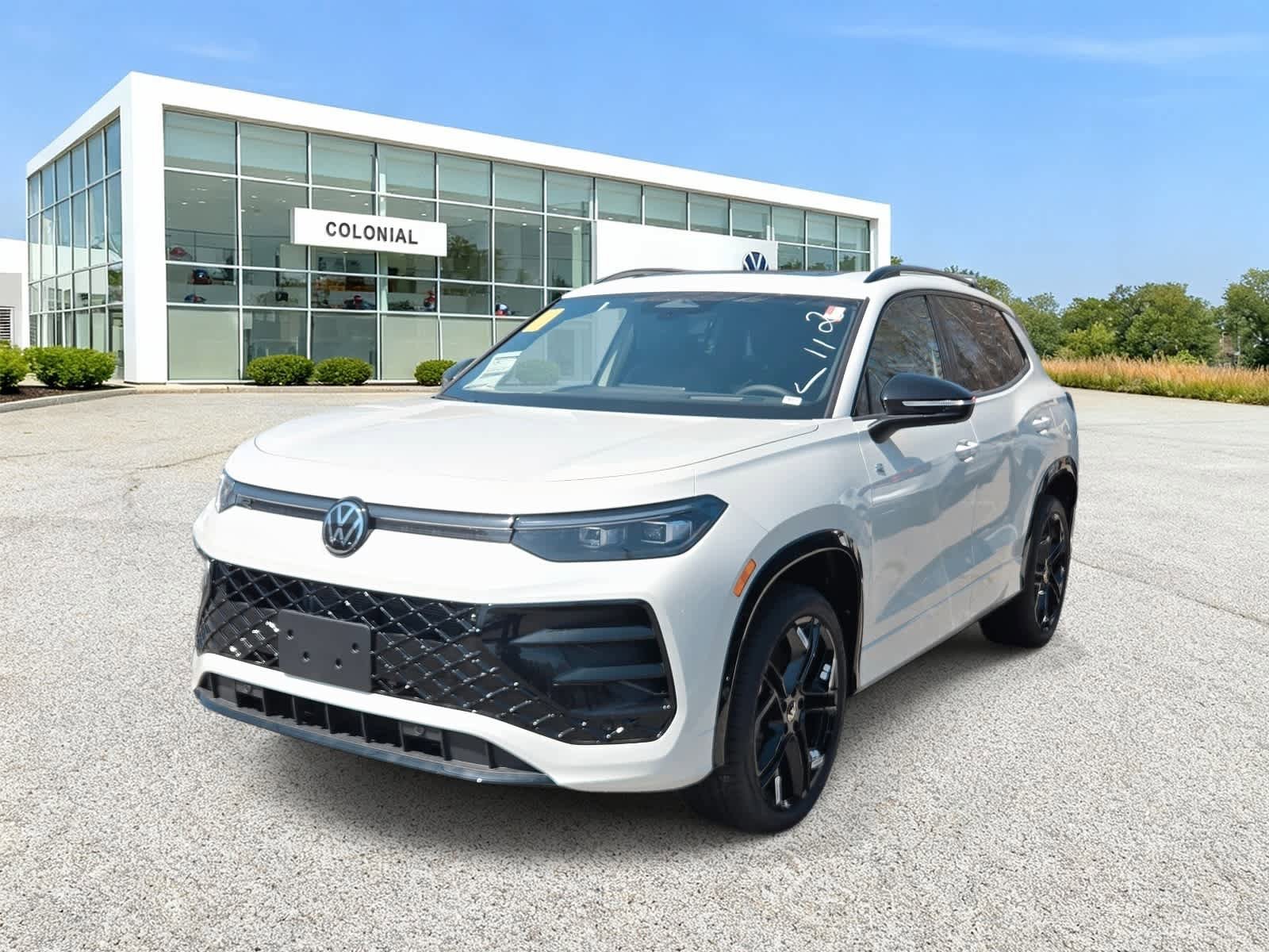 New 2026 Volkswagen Tiguan SE R-Line AWD/4WD image 1