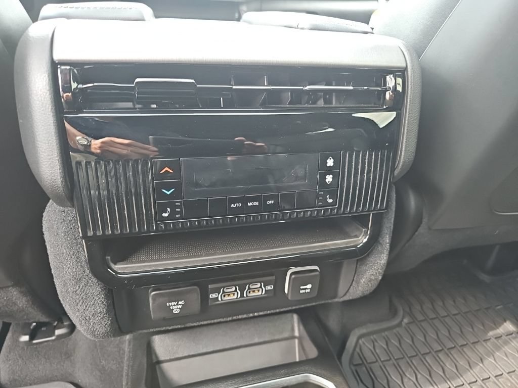 Used 2024 Jeep Wagoneer Series II AWD/4WD image 21