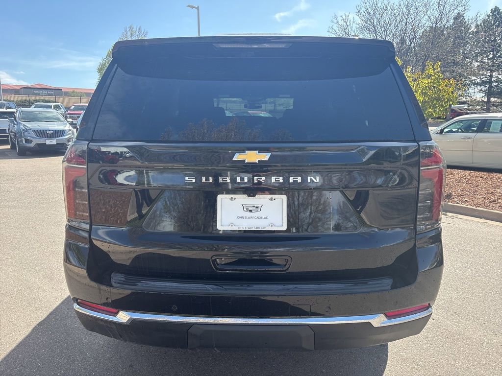 Used 2025 Chevrolet Suburban LS w/ Max Trailering Package AWD/4WD image 4