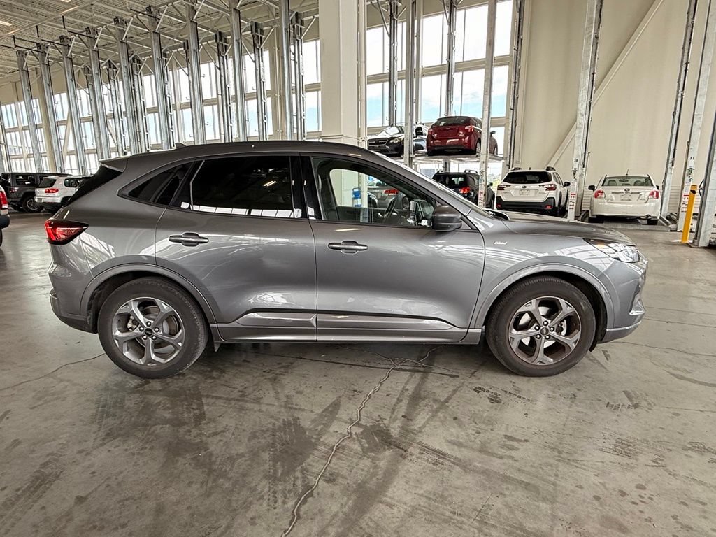 Used 2023 Ford Escape ST-Line w/ Tech Pack #1 FWD image 2