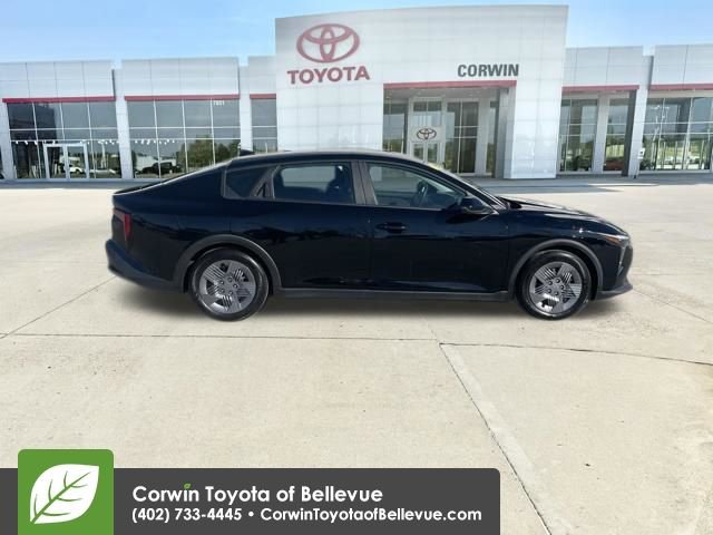 Used 2025 Kia K4 LX image 6