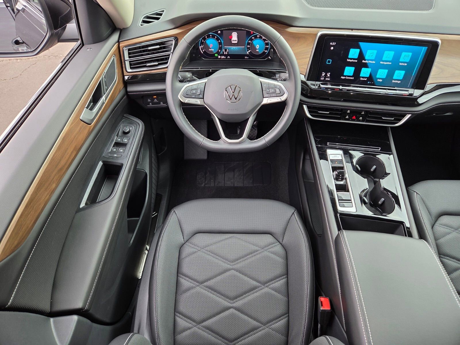 New 2026 Volkswagen Atlas SE FWD image 10