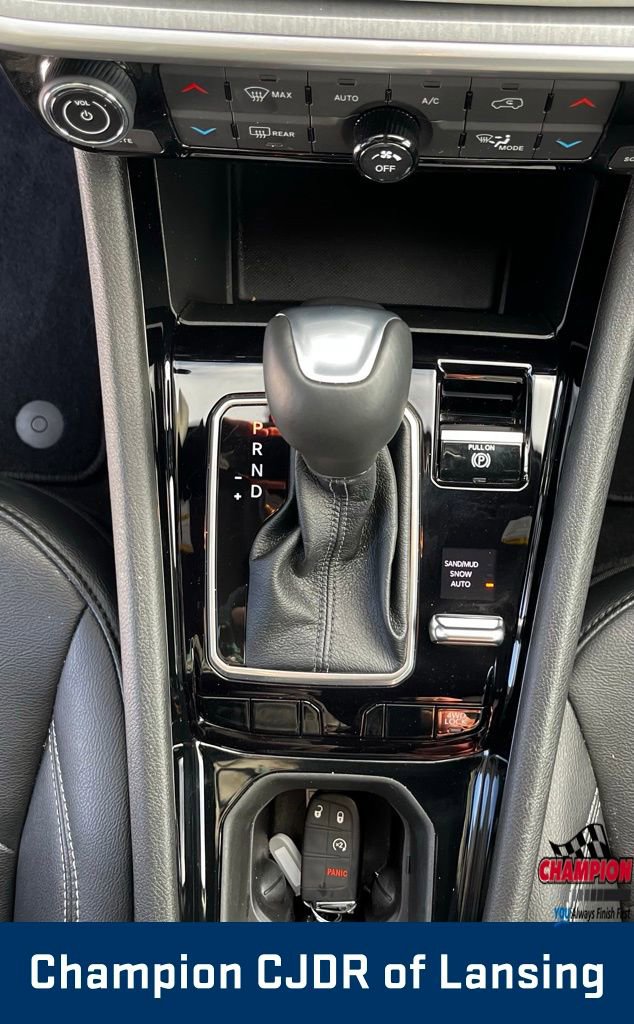 Used 2025 Jeep Compass Limited image 26