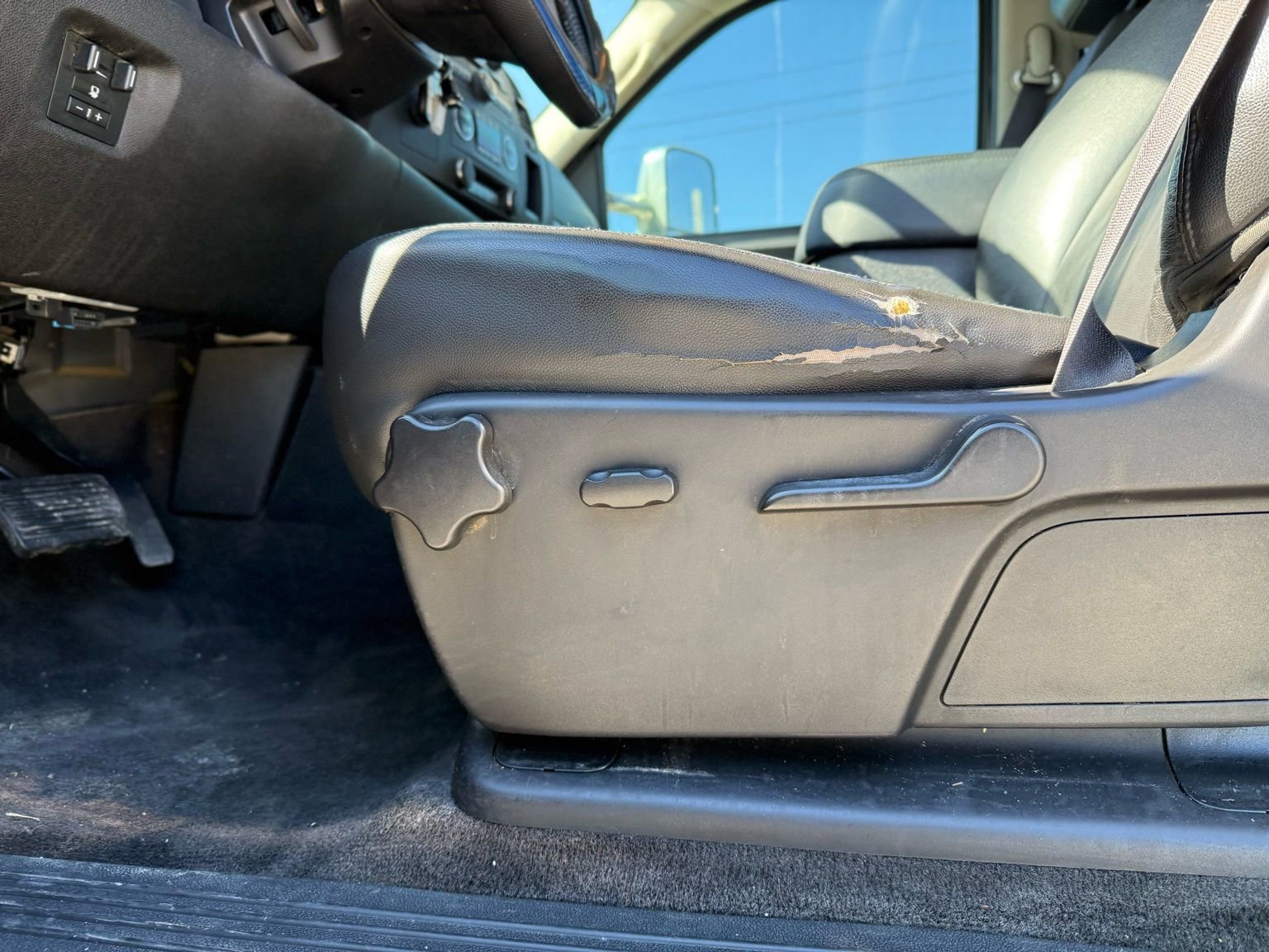 Used 2013 GMC Sierra 2500 SLE w/ SLE Preferred Package image 11