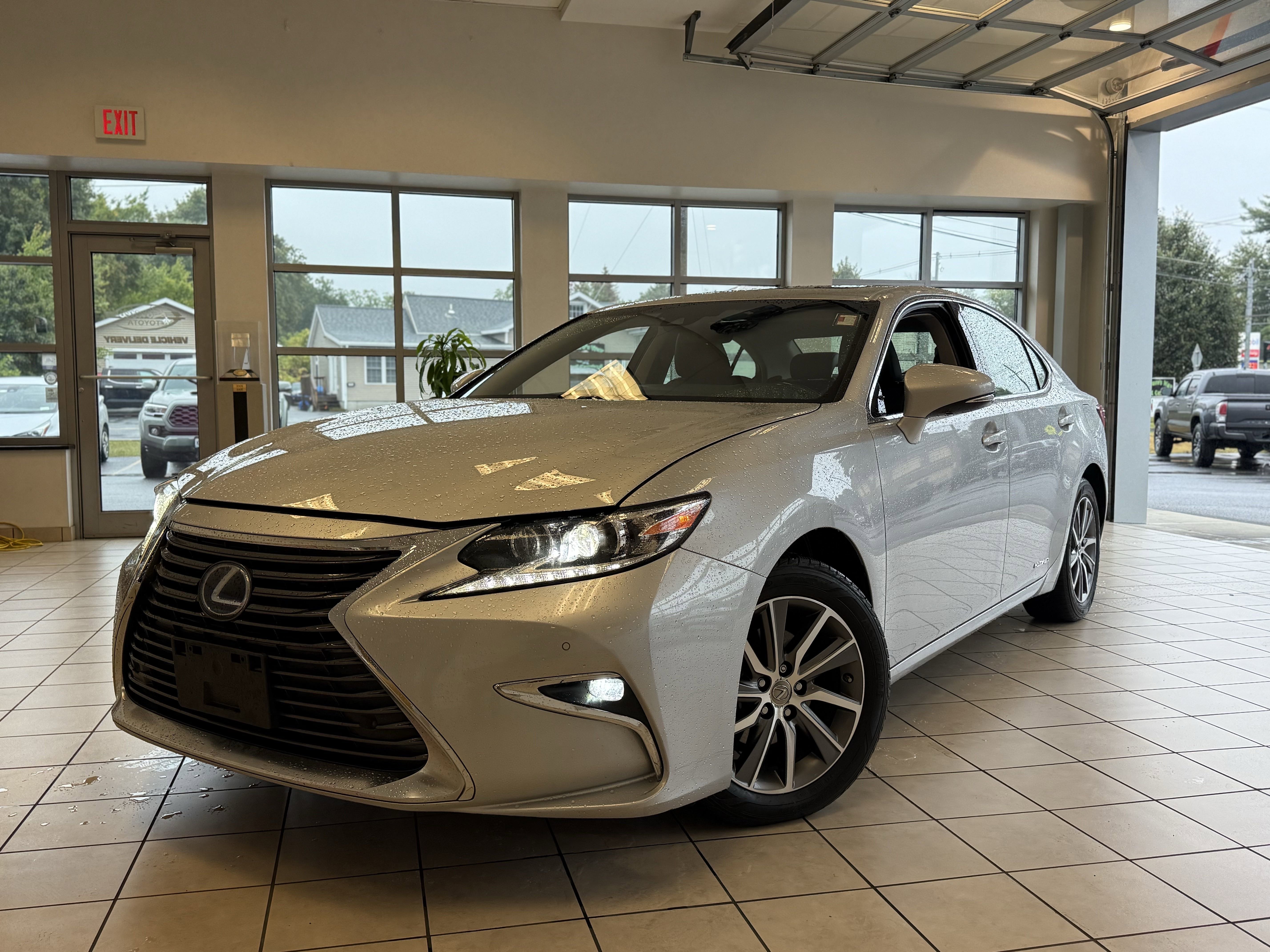 Used 2016 Lexus ES 300h