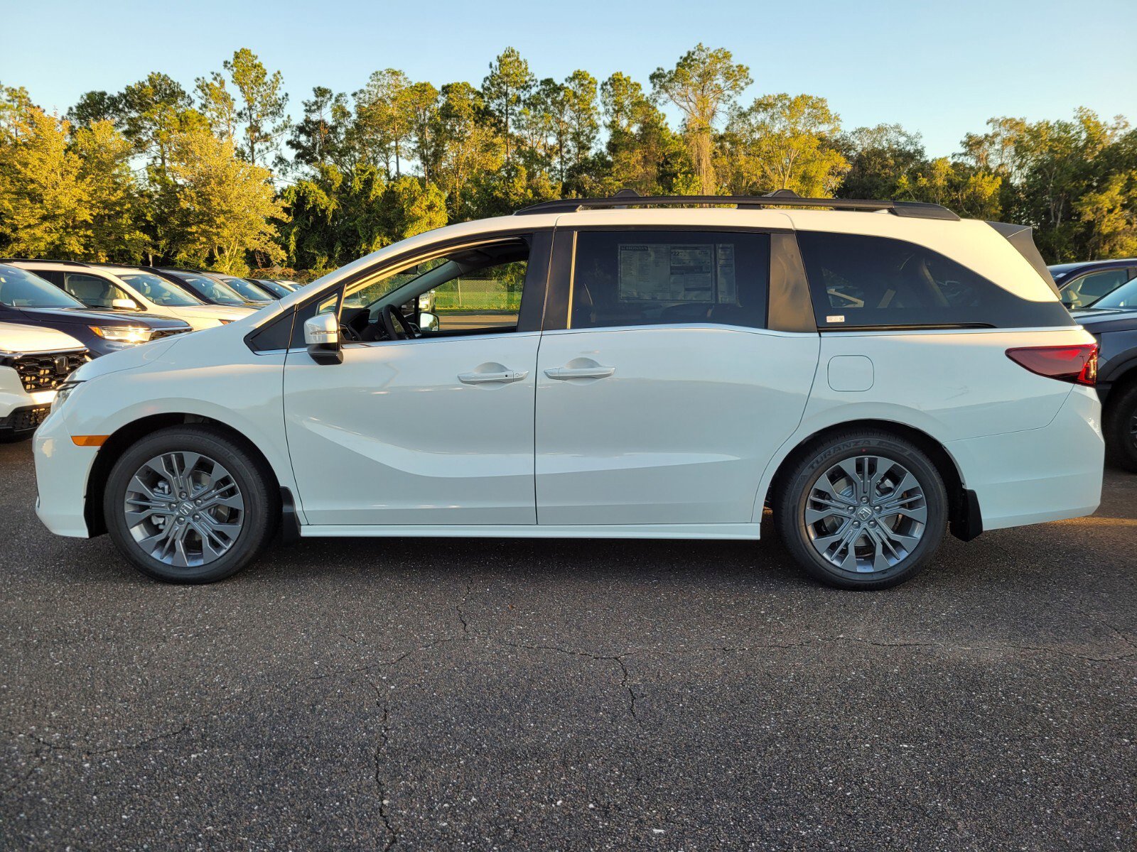 New 2026 Honda Odyssey Touring image 4