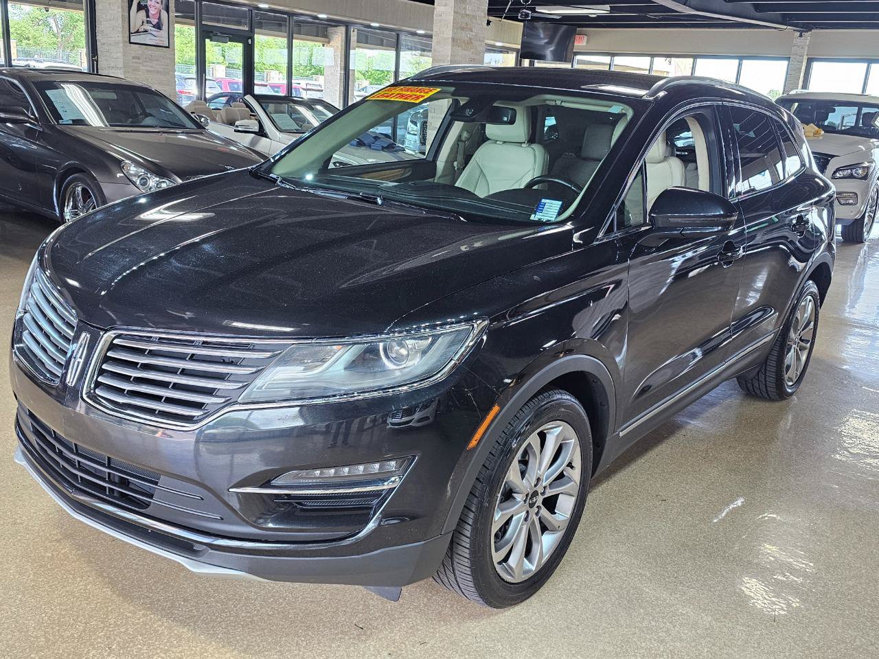 Used 2015 Lincoln MKC FWD w/ Equipment Group 101A Select image 3