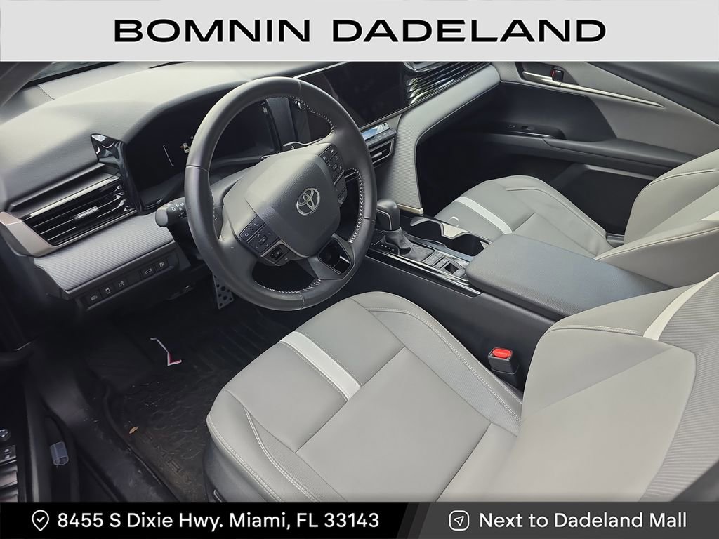 Used 2025 Toyota Camry LE image 9