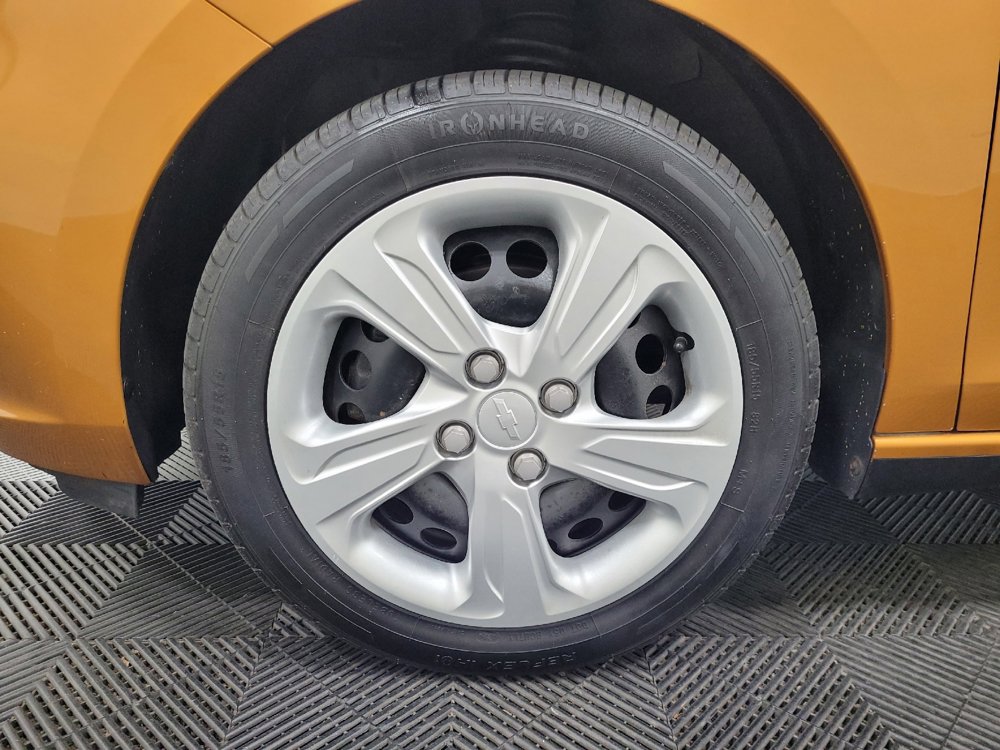 Used 2019 Chevrolet Spark LS image 31