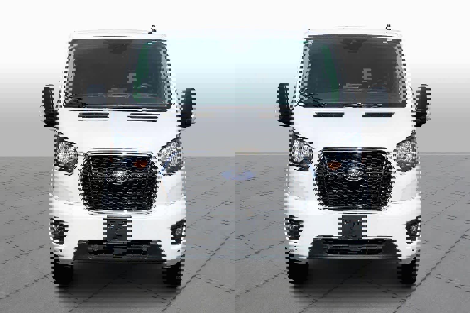 Used 2024 Ford Transit 350 XLT image 4