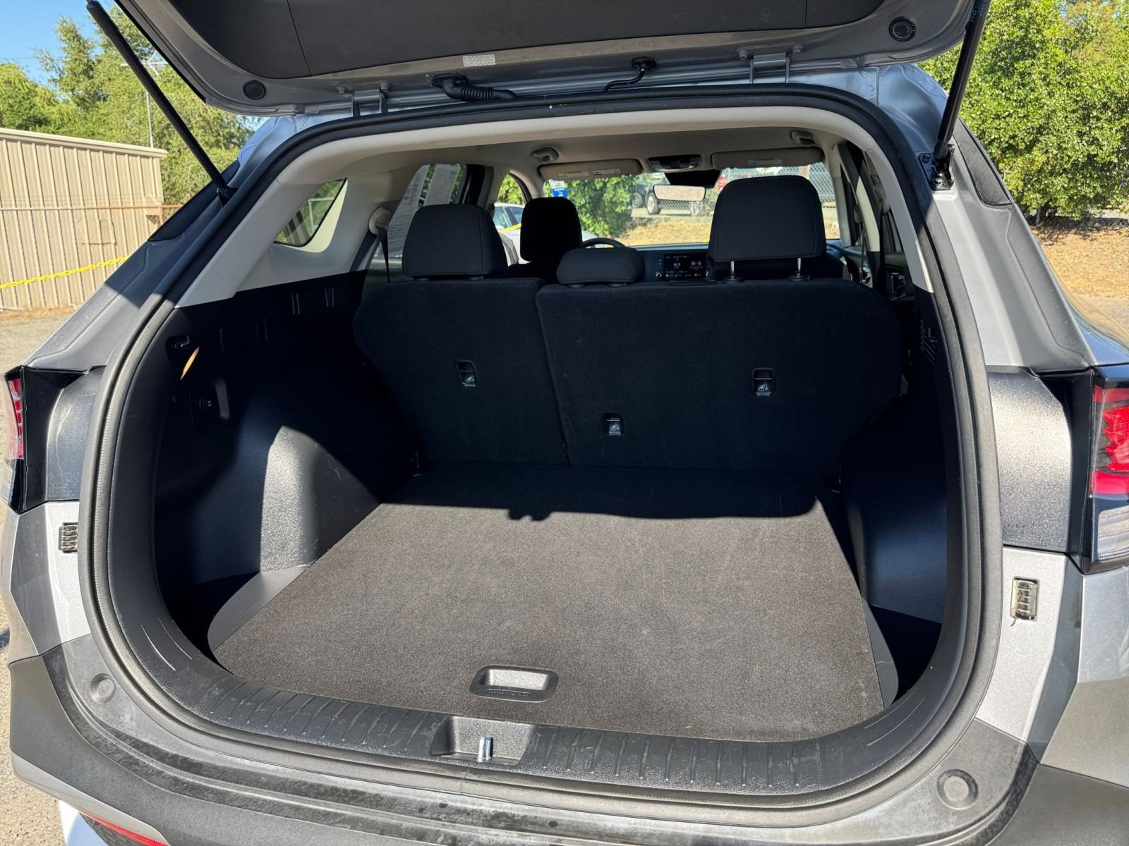 Used 2025 Kia Sportage LX image 30